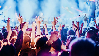 地方新闻精选 陕西严禁大型演出假唱，深圳拟放宽车牌申请，网络文化经营受关注